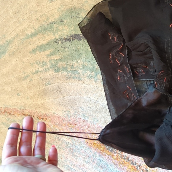 Elie Tahari 100% Silk Top Women's Size Medium Black Embroidered Y2k - Picture 3 of 11